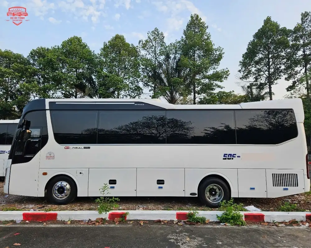 Xe Thaco Town 29 chỗ cho thuê đi miền Tây