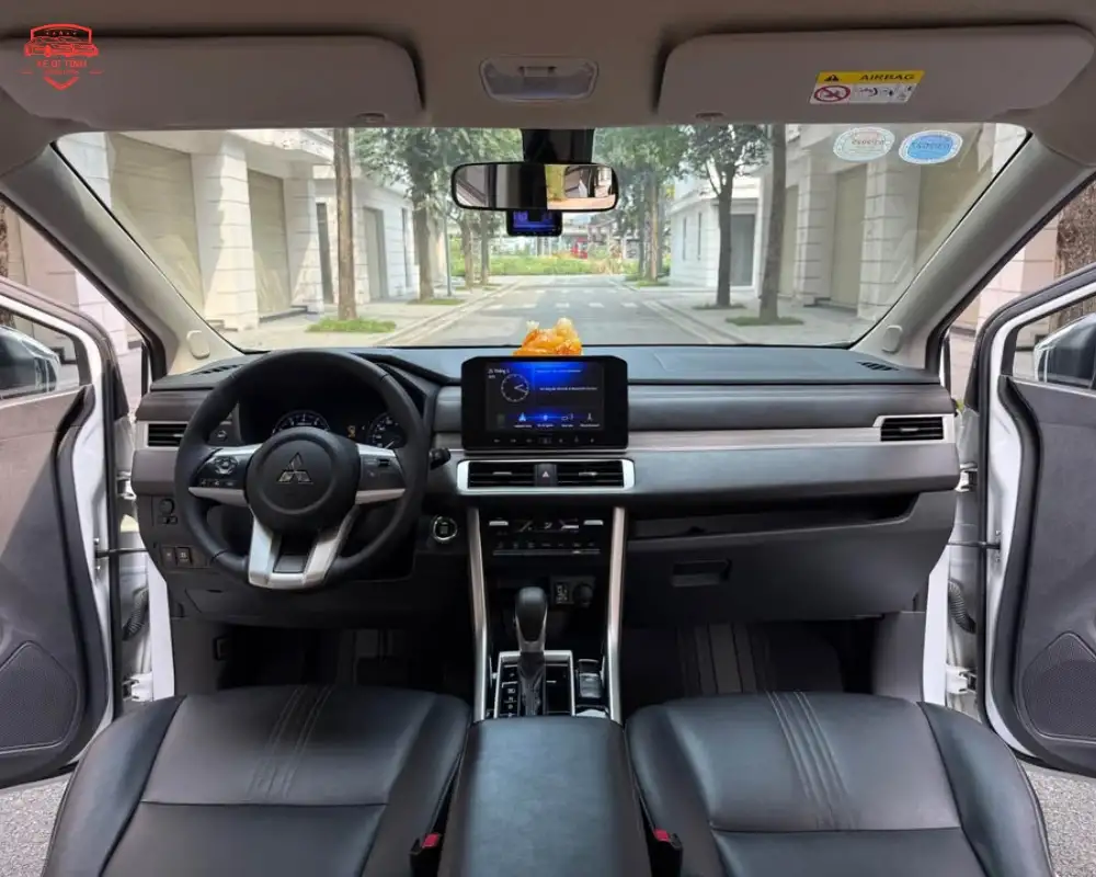 Khoang xe Mitsubishi Xpander 7 chỗ