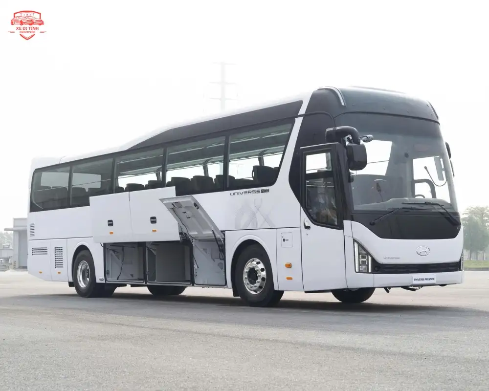 Xe Hyundai Universe 45 chỗ đi Tây Ninh